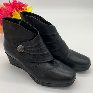 Earth Dune Black Leather Wedge Bootie / Sz 10